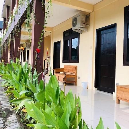 Calliandra Homestay Banyuwangi  Eksteriør billede
